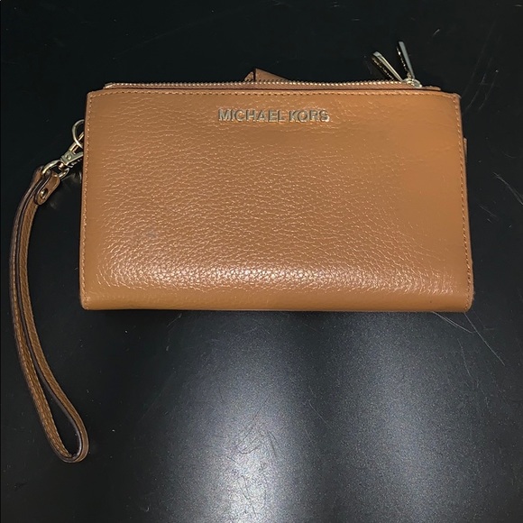Michael Kors wallet - Picture 1 of 3
